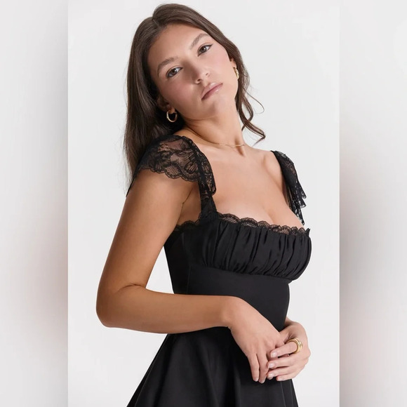 House of CB Kaia Dress Black Mini Lace NWOT - Picture 14 of 16